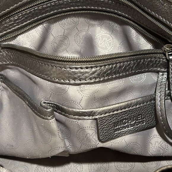 MICHAEL Michael Kors Metallic Silver/Gray Tote Bag - Picture 15 of 17